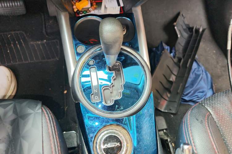 Used Mitsubishi ASX 2013 2.0L CVT Two-Wheel Drive Elite Edition Gear Lever