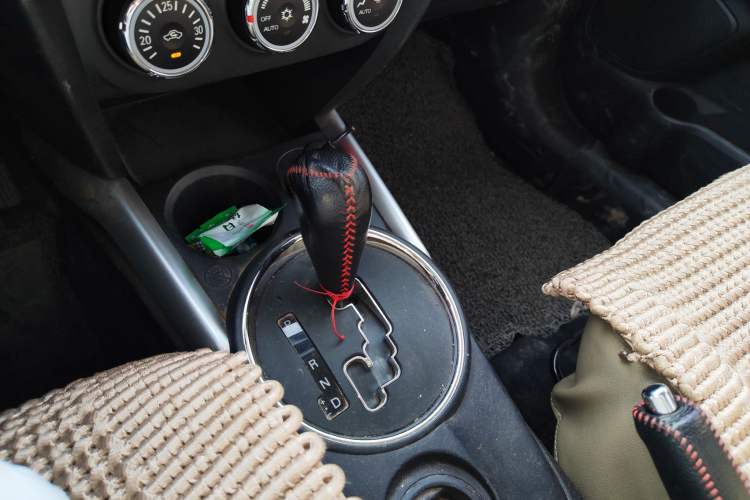 Used Mitsubishi ASX 2013 2.0L CVT Two-Wheel Drive Elite Edition Gear Lever