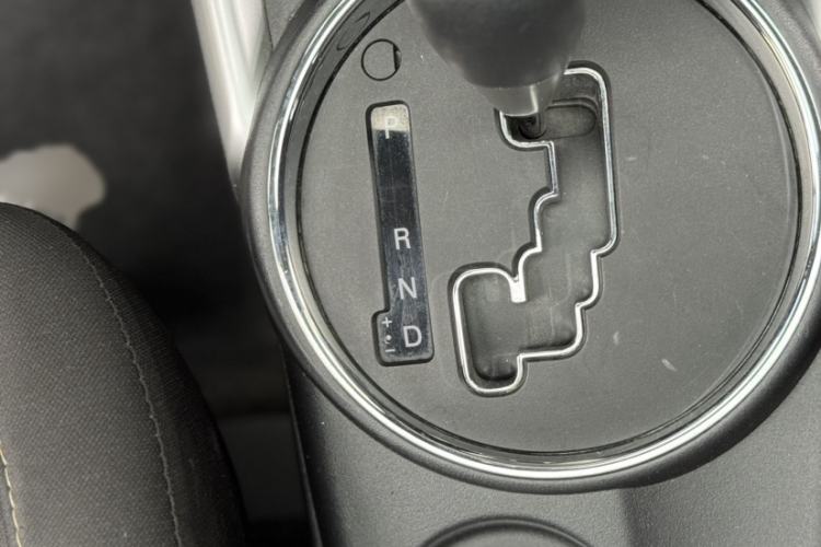 Used Mitsubishi ASX 2013 2.0L CVT Four-Wheel Drive Premium Edition Interior 6