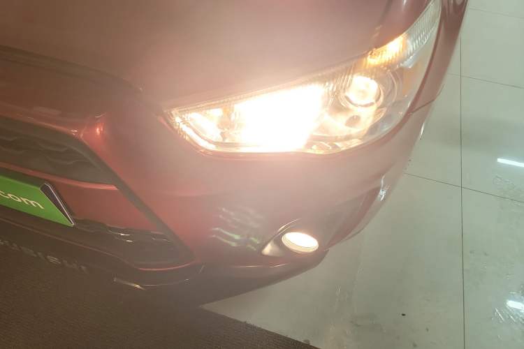 Used Mitsubishi ASX 2013 2.0L CVT Two-Wheel Drive Elite Edition Left Front Headlight