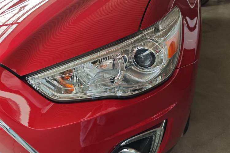Used Mitsubishi ASX 2013 2.0L CVT Two-Wheel Drive Elite Edition Left Front Headlight
