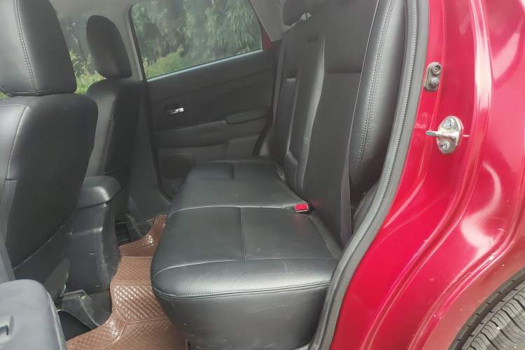 Used Mitsubishi ASX 2013 2.0L CVT Two-Wheel Drive Elite Edition Left Rear Seat