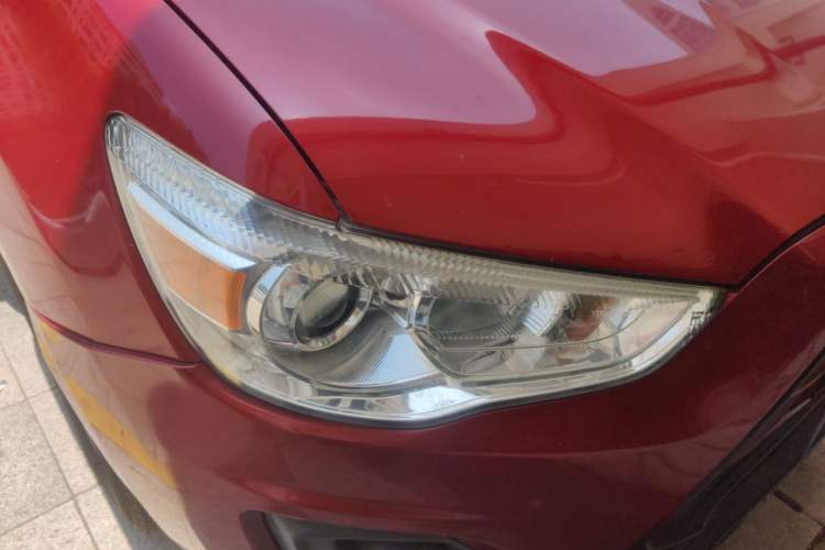 Used Mitsubishi ASX 2013 2.0L Manual Two-Wheel Drive Comfort Edition Right Front Headlight