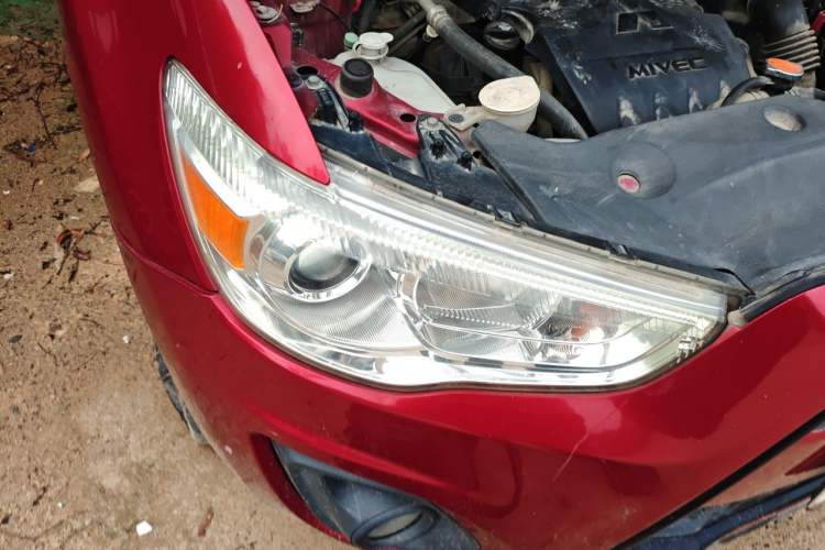 Used Mitsubishi ASX 2013 1.6L Manual Two-Wheel Drive Standard Edition Right Front Headlight