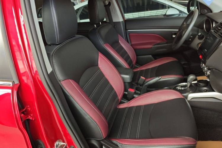 Used Mitsubishi ASX 2013 2.0L CVT Two-Wheel Drive Elite Edition Right Front Seat