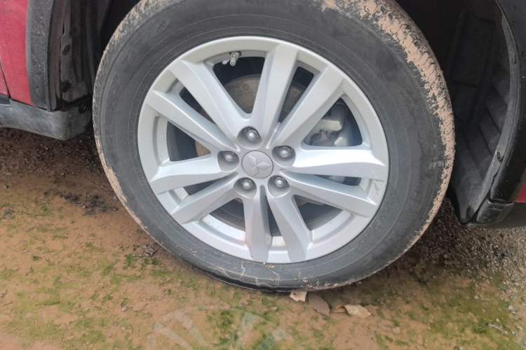 Used Mitsubishi ASX 2013 2.0L CVT Four-Wheel Drive Premium Edition Right Front Wheel Hub