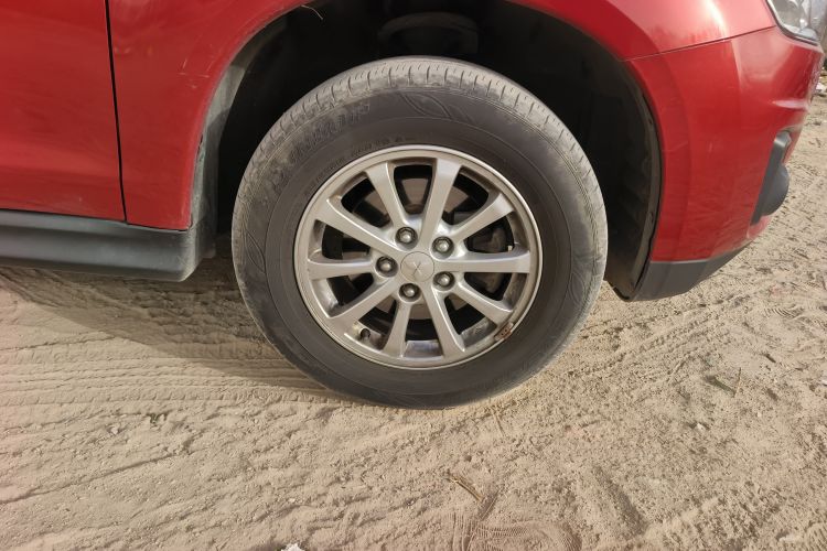 Used Mitsubishi ASX 2013 2.0L CVT Two-Wheel Drive Elite Edition Right Front Wheel Hub