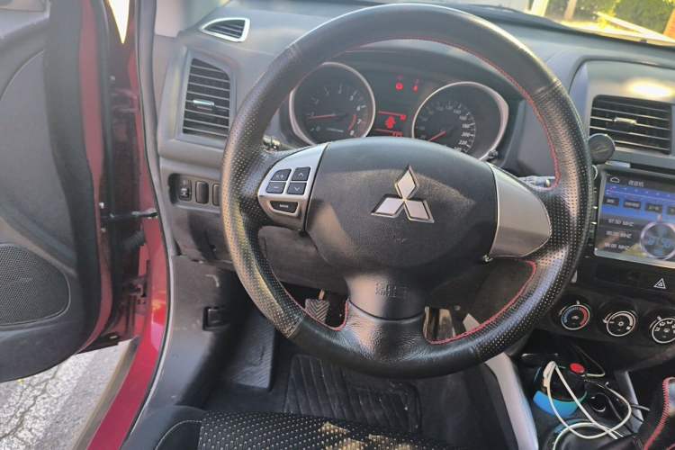 Used Mitsubishi ASX 2013 1.6L Manual Two-Wheel Drive Standard Edition Steering Wheel