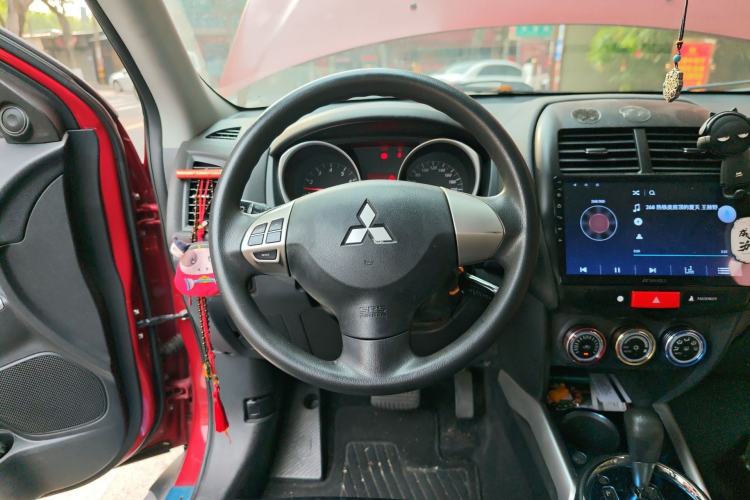 Used Mitsubishi ASX 2013 2.0L CVT Two-Wheel Drive Elite Edition Steering Wheel