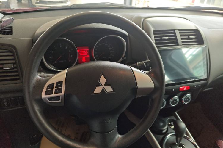 Used Mitsubishi ASX 2013 2.0L CVT Two-Wheel Drive Elite Edition Steering Wheel