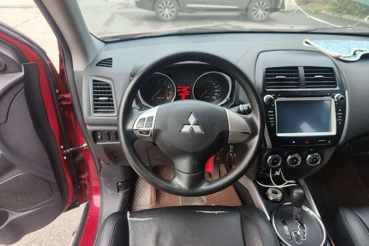 Used Mitsubishi ASX 2013 2.0L CVT Two-Wheel Drive Elite Edition Steering Wheel