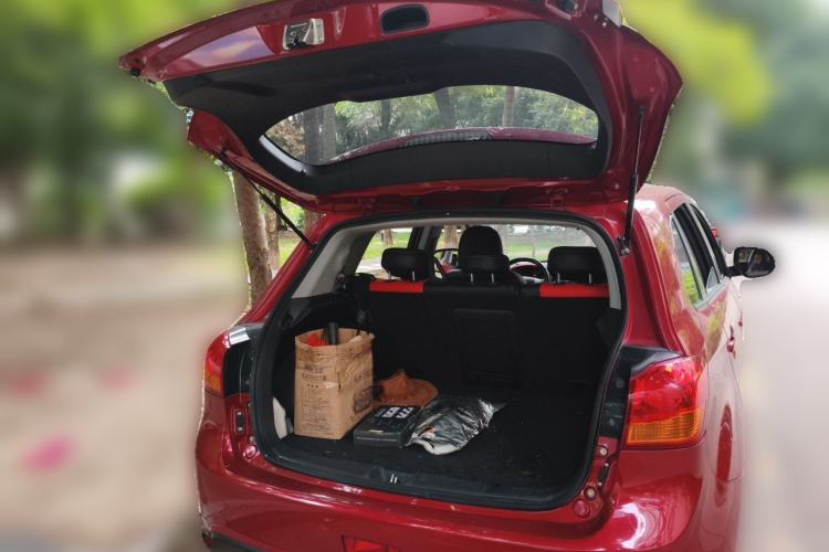 Used Mitsubishi ASX 2013 2.0L CVT Two-Wheel Drive Elite Edition Trunk