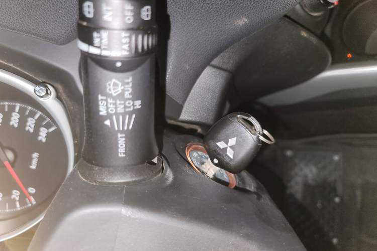 Used Mitsubishi ASX 2013 2.0L CVT Two-Wheel Drive Elite Edition Vehicle Key