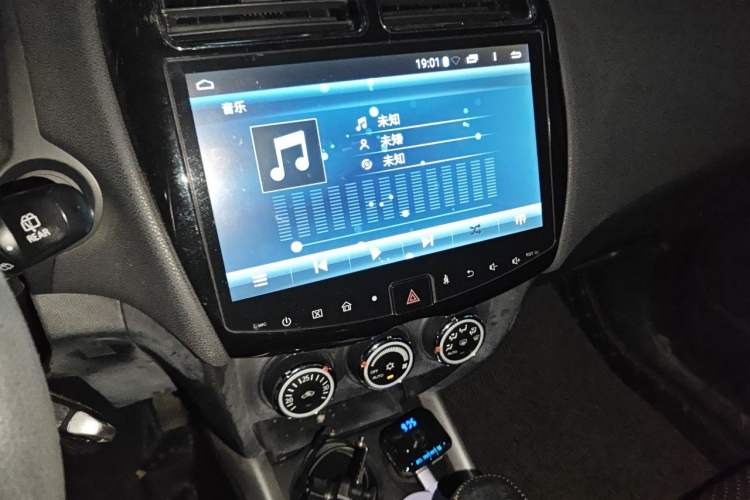 Used Mitsubishi ASX 2013 2.0L Manual Two-Wheel Drive Comfort Edition Audio And AC Panel