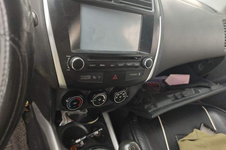 Used Mitsubishi ASX 2013 1.6L Manual Two-Wheel Drive Standard Edition Audio And AC Panel
