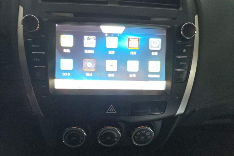 Used Mitsubishi ASX 2013 2.0L CVT Two-Wheel Drive Elite Edition Audio And AC Panel