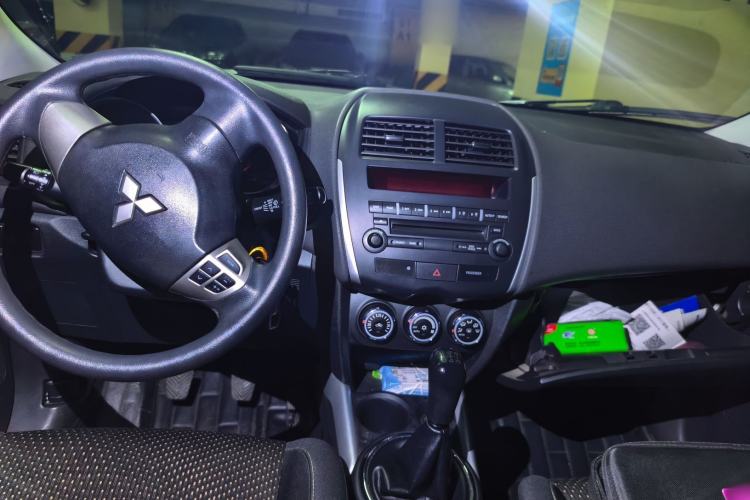 Used Mitsubishi ASX 2013 2.0L Manual Two-Wheel Drive Comfort Edition Center Console