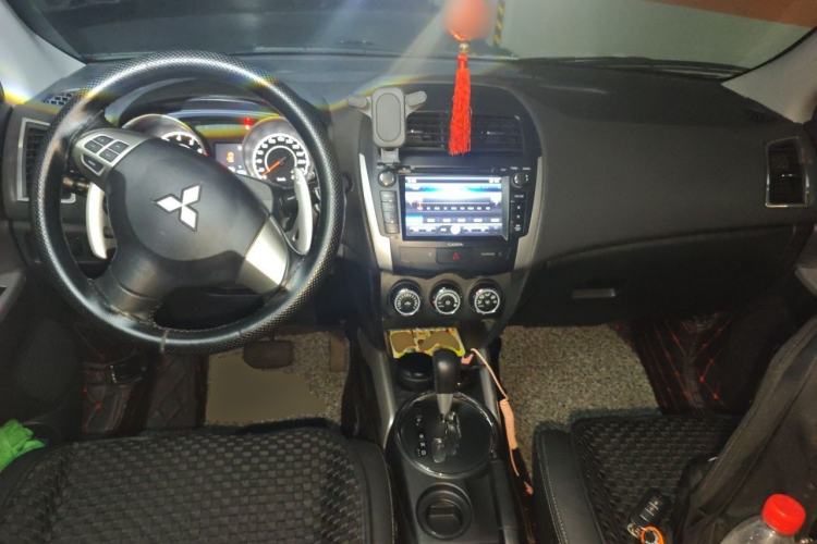Used Mitsubishi ASX 2013 2.0L CVT Two-Wheel Drive Luxury Edition Center Console