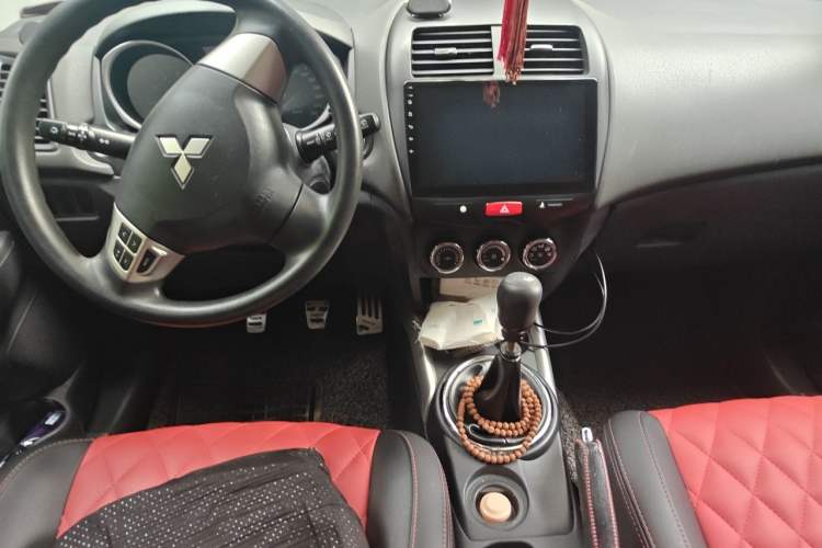 Used Mitsubishi ASX 2013 2.0L Manual Two-Wheel Drive Comfort Edition Center Console