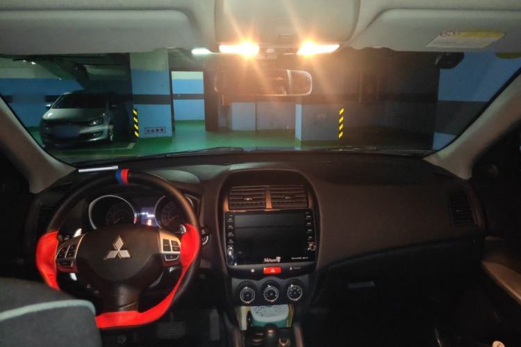 Used Mitsubishi ASX 2013 2.0L CVT 4x4 Flagship Edition Center Console
