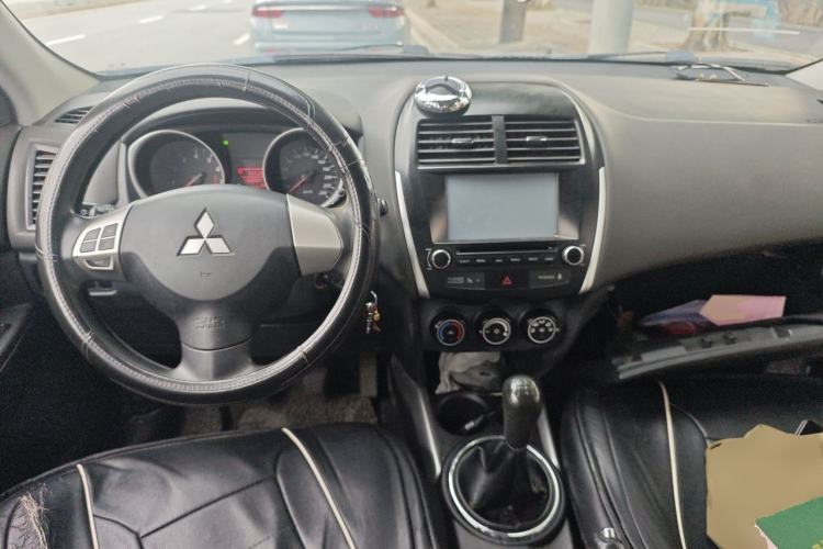 Used Mitsubishi ASX 2013 1.6L Manual Two-Wheel Drive Standard Edition Center Console