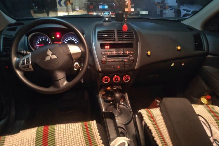 Used Mitsubishi ASX 2013 2.0L CVT Two-Wheel Drive Elite Edition Center Console