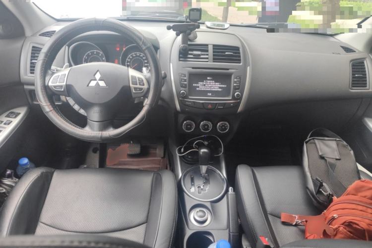 Used Mitsubishi ASX 2013 2.0L CVT 4x4 Flagship Edition Center Console