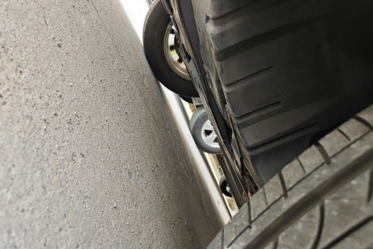 Used Mitsubishi ASX 2013 2.0L CVT Two-Wheel Drive Elite Edition Chassis Front Left