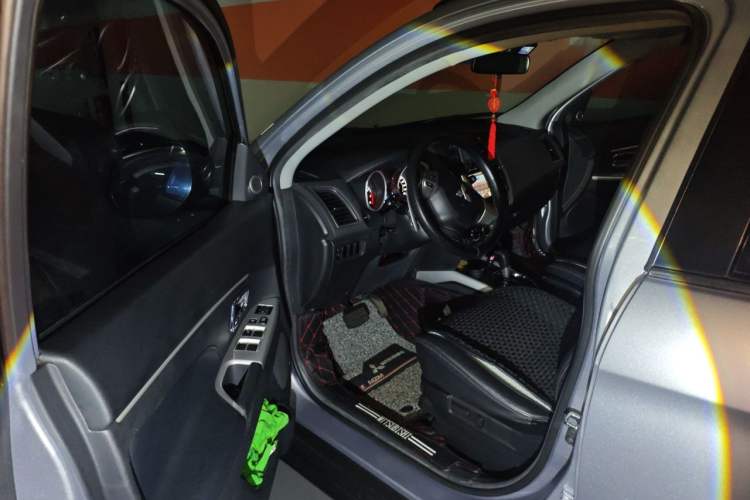 Used Mitsubishi ASX 2013 2.0L CVT Two-Wheel Drive Luxury Edition Driver Seat