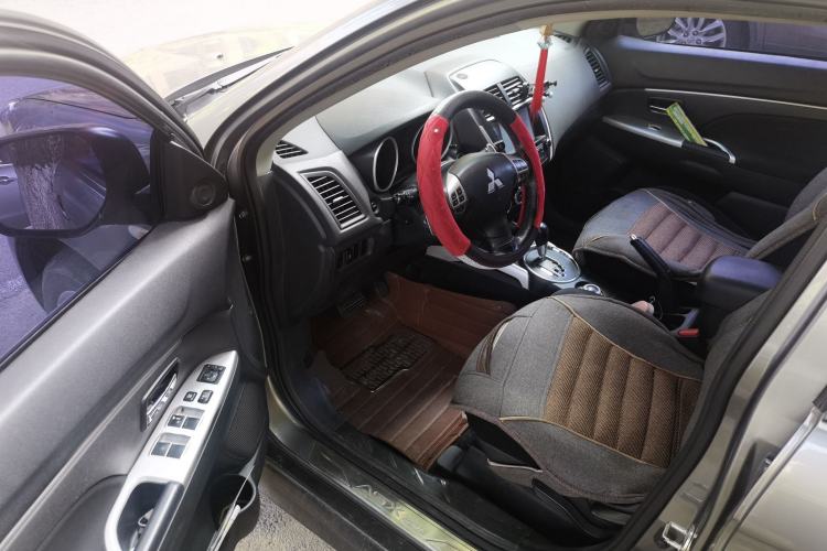 Used Mitsubishi ASX 2013 2.0L CVT Four-Wheel Drive Premium Edition Driver Seat