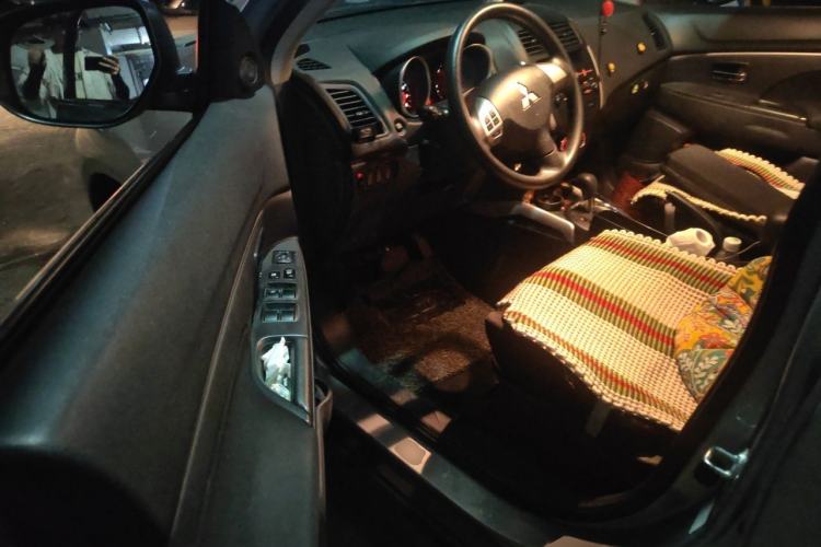 Used Mitsubishi ASX 2013 2.0L CVT Two-Wheel Drive Elite Edition Driver Seat