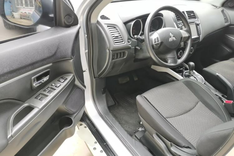 Used Mitsubishi ASX 2013 2.0L CVT Two-Wheel Drive Elite Edition Driver Seat
