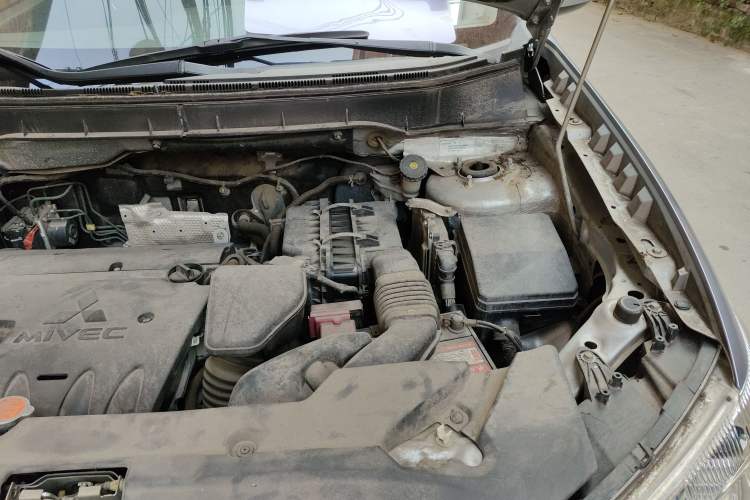 Used Mitsubishi ASX 2013 2.0L CVT Two-Wheel Drive Elite Edition Engine Bay Left