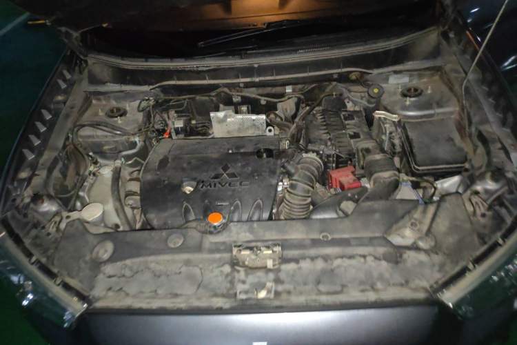 Used Mitsubishi ASX 2013 2.0L CVT 4x4 Flagship Edition Engine Bay