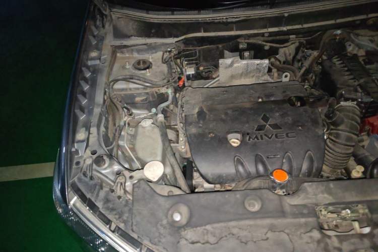 Used Mitsubishi ASX 2013 2.0L CVT 4x4 Flagship Edition Engine Bay Right