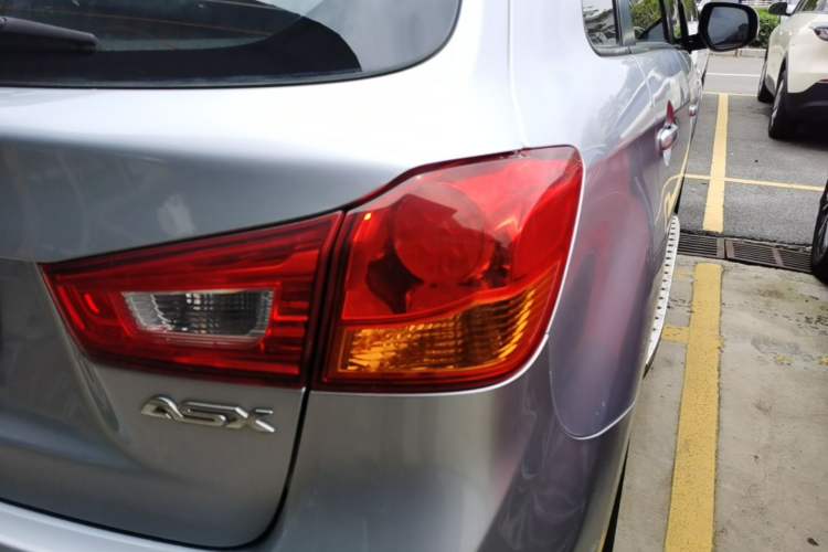 Used Mitsubishi ASX 2013 2.0L CVT Two-Wheel Drive Elite Edition Exterior 1