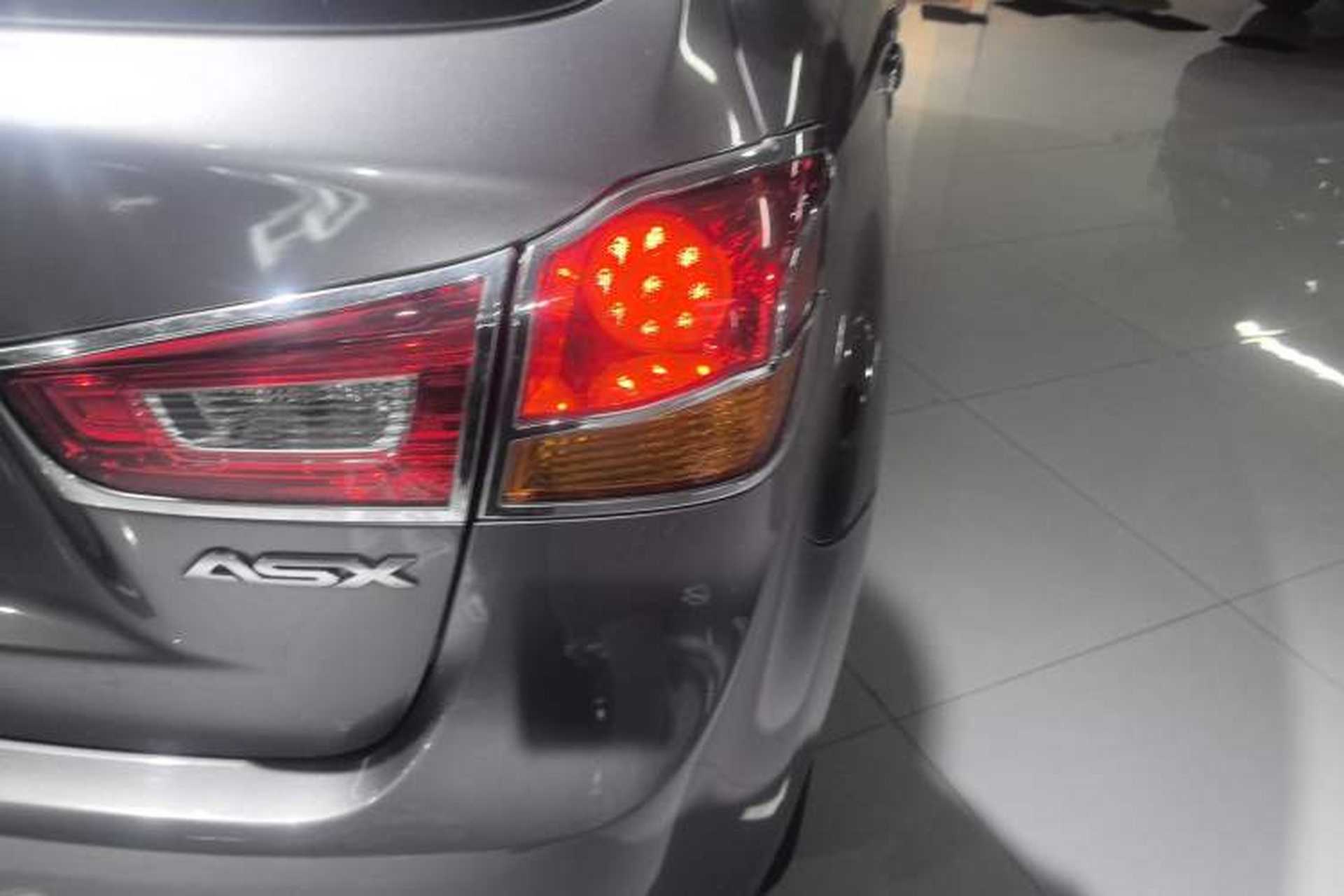 Used Mitsubishi ASX 2013 2.0L CVT Two-Wheel Drive Elite Edition Exterior 3