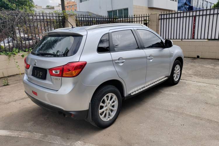 Used Mitsubishi ASX 2013 2.0L CVT Two-Wheel Drive Elite Edition Exterior 8