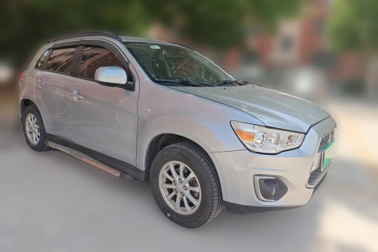 Used Mitsubishi ASX 2013 2.0L CVT Two-Wheel Drive Elite Edition Front Right 45 Deg