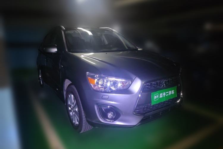 Used Mitsubishi ASX 2013 2.0L CVT 4x4 Flagship Edition Front Right 45 Deg