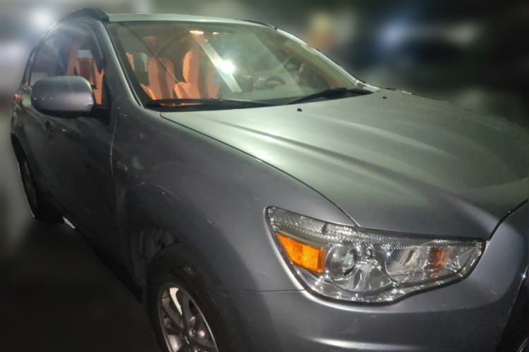 Used Mitsubishi ASX 2013 2.0L CVT Two-Wheel Drive Elite Edition Front Right 45 Deg