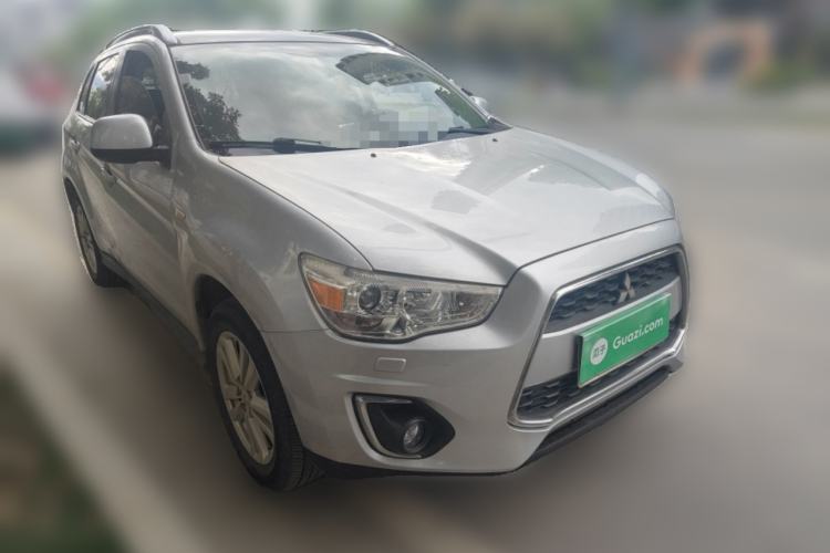 Used Mitsubishi ASX 2013 2.0L CVT 4x4 Flagship Edition Front Right 45 Deg