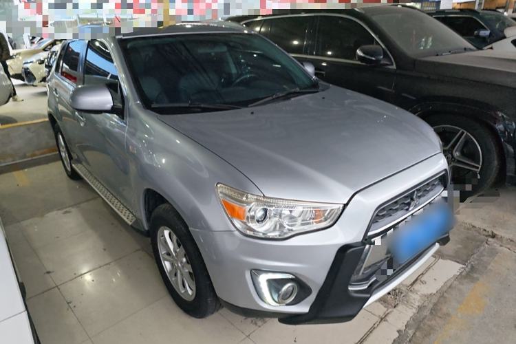 Used Mitsubishi ASX 2013 2.0L CVT Two-Wheel Drive Elite Edition Front Right 45 Deg