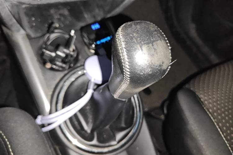 Used Mitsubishi ASX 2013 2.0L Manual Two-Wheel Drive Comfort Edition Gear Lever
