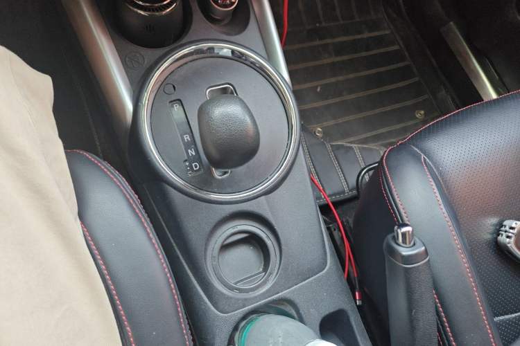 Used Mitsubishi ASX 2013 2.0L CVT Two-Wheel Drive Elite Edition Gear Lever