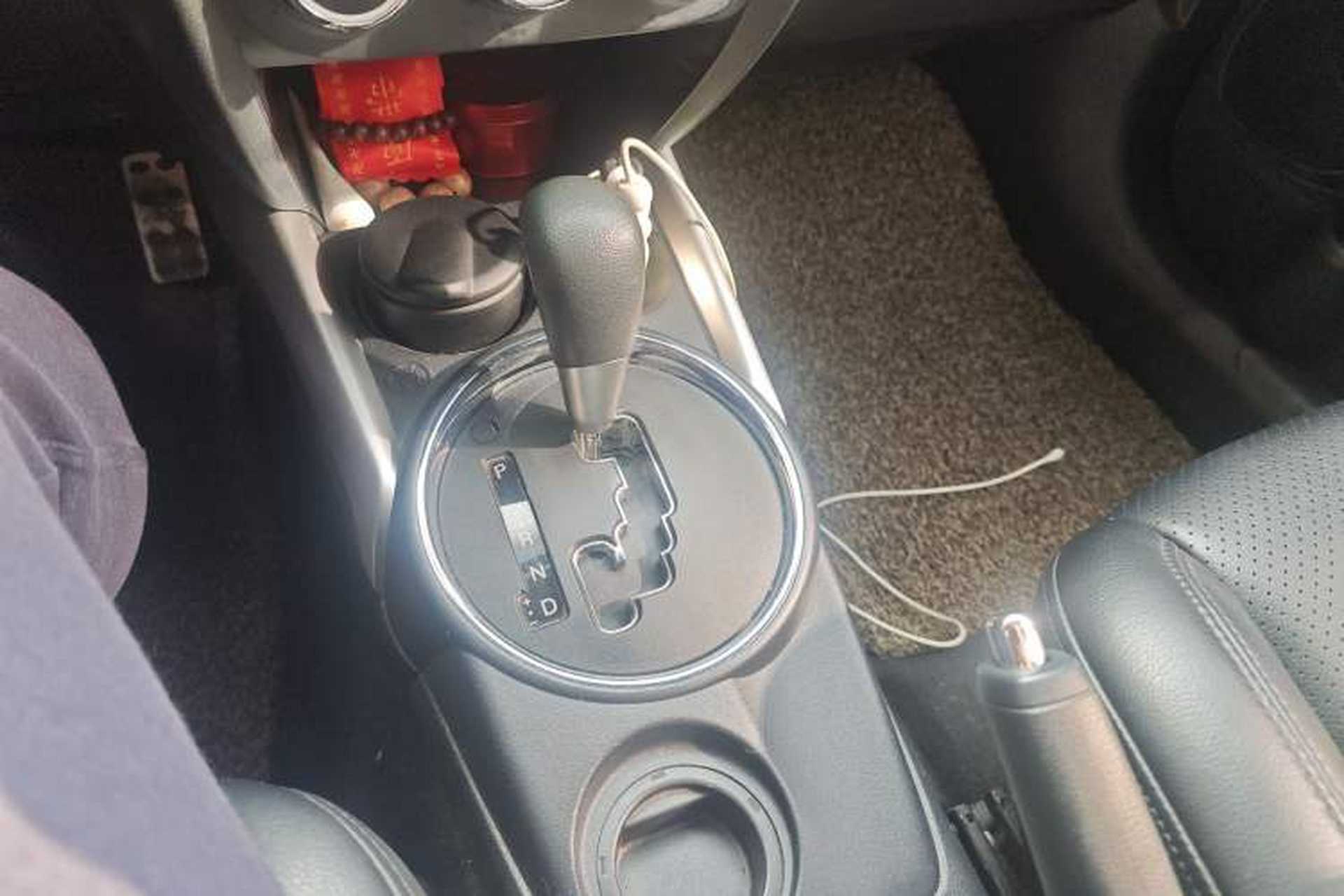 Used Mitsubishi ASX 2013 2.0L CVT Two-Wheel Drive Elite Edition Gear Lever