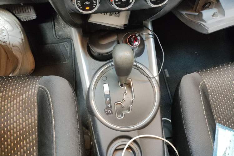 Used Mitsubishi ASX 2013 2.0L CVT Two-Wheel Drive Elite Edition Gear Lever
