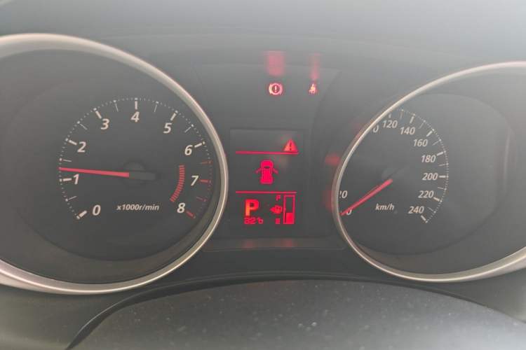 Used Mitsubishi ASX 2013 2.0L CVT Two-Wheel Drive Elite Edition Instrument Cluster