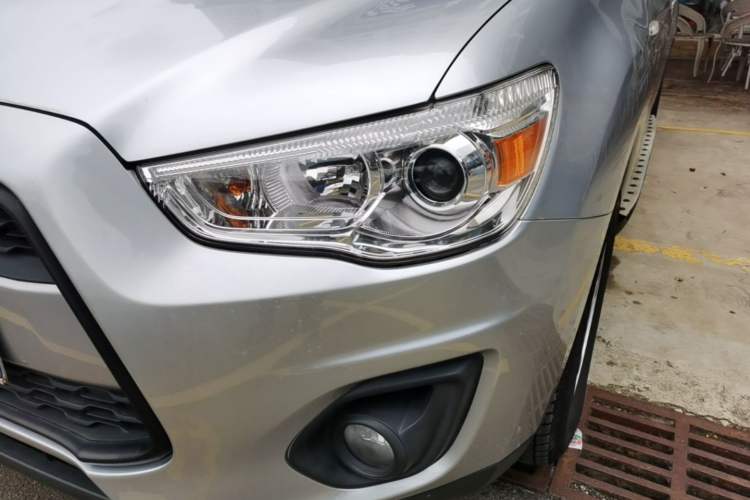 Used Mitsubishi ASX 2013 2.0L CVT Two-Wheel Drive Elite Edition Left Front Headlight