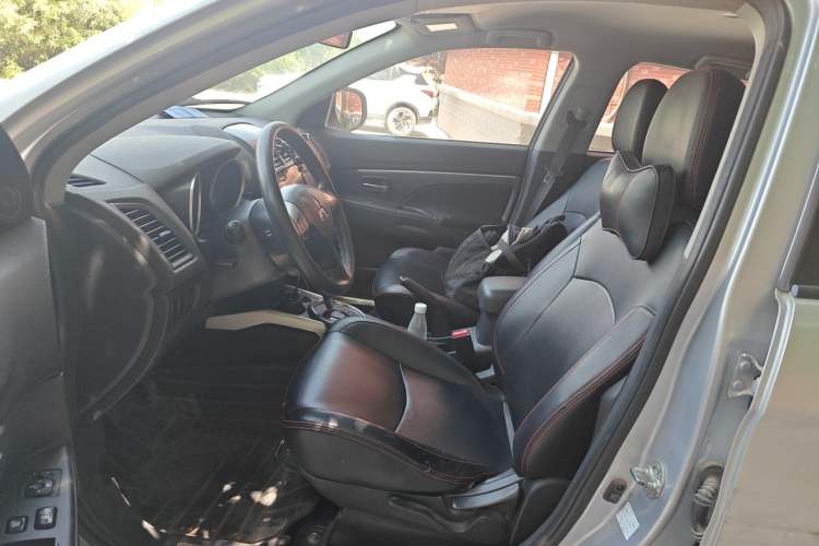 Used Mitsubishi ASX 2013 2.0L CVT Two-Wheel Drive Elite Edition Left Front Seat